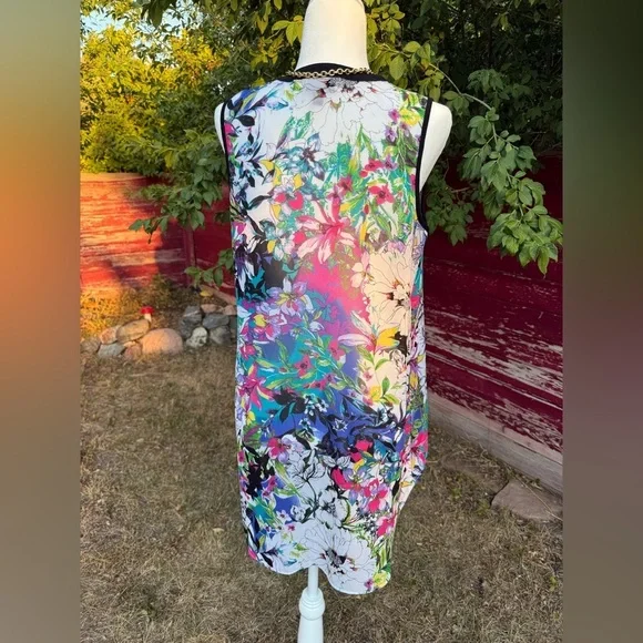 EUC- Nicole by Nicole Miller Floral High-Low Blouse - Size M - Picture 6 of 7